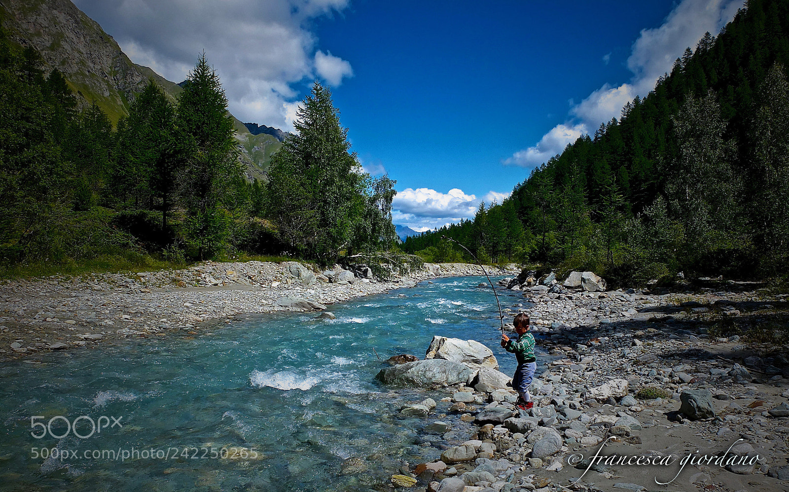 Fujifilm X10 sample photo. Kid playing in the photography