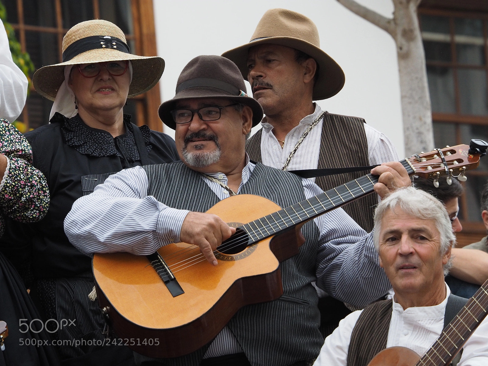 Olympus OM-D E-M1 sample photo. Folk musicians in icod photography