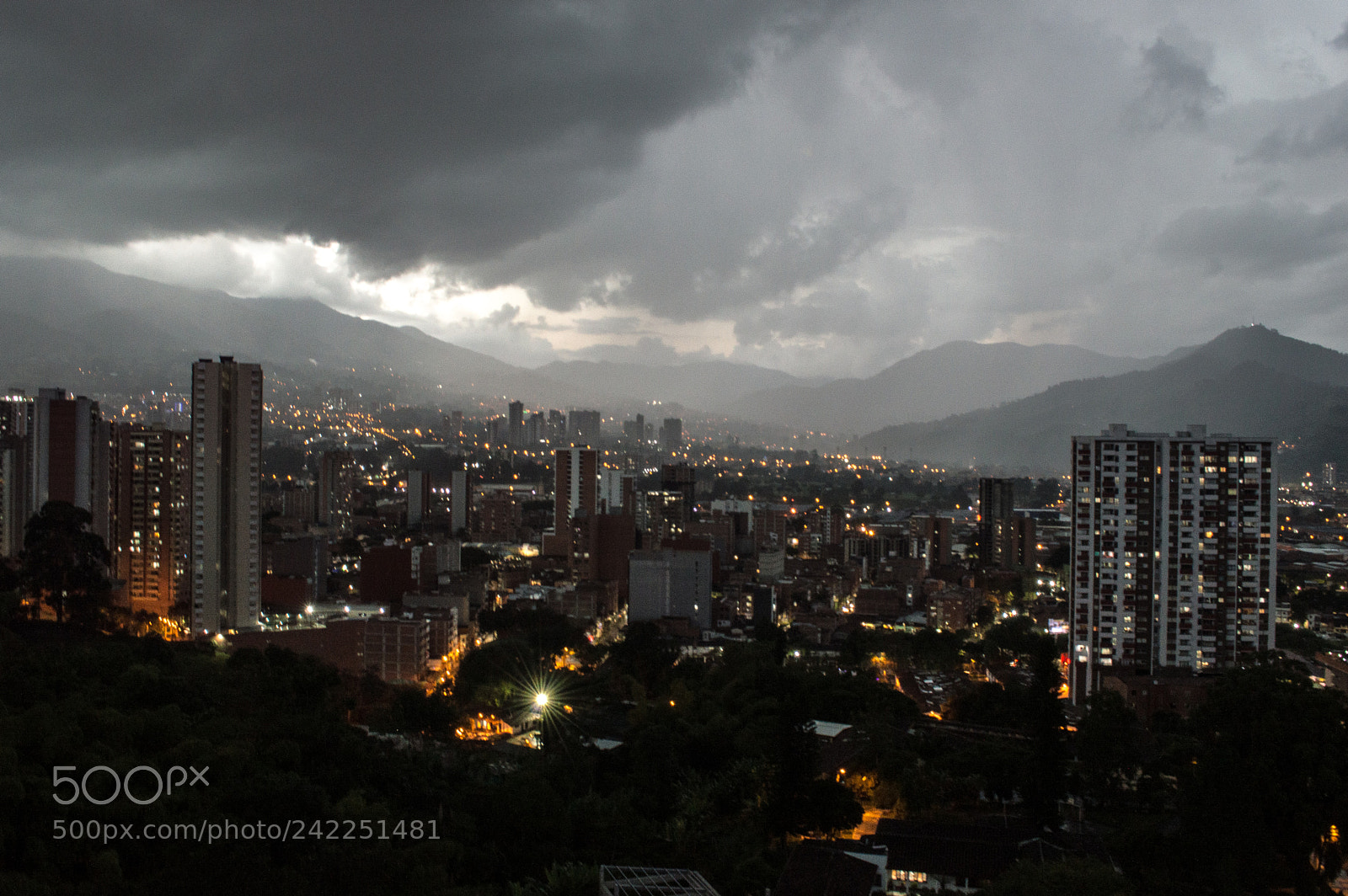 Nikon D3200 sample photo. Multi-cloud photography