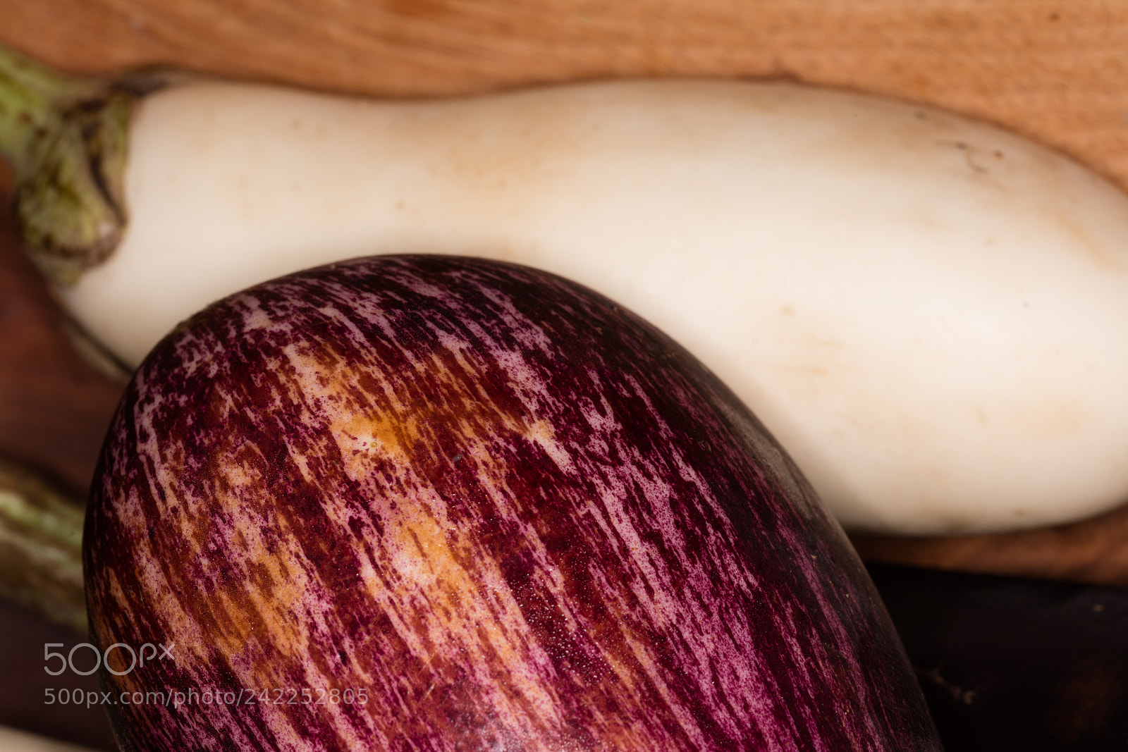 Canon EOS 5DS R sample photo. Black and white aupergines photography