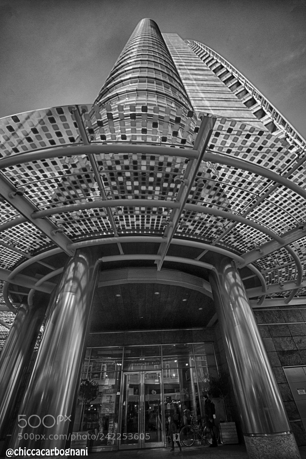 Sony SLT-A77 sample photo. Grattacielo bn photography