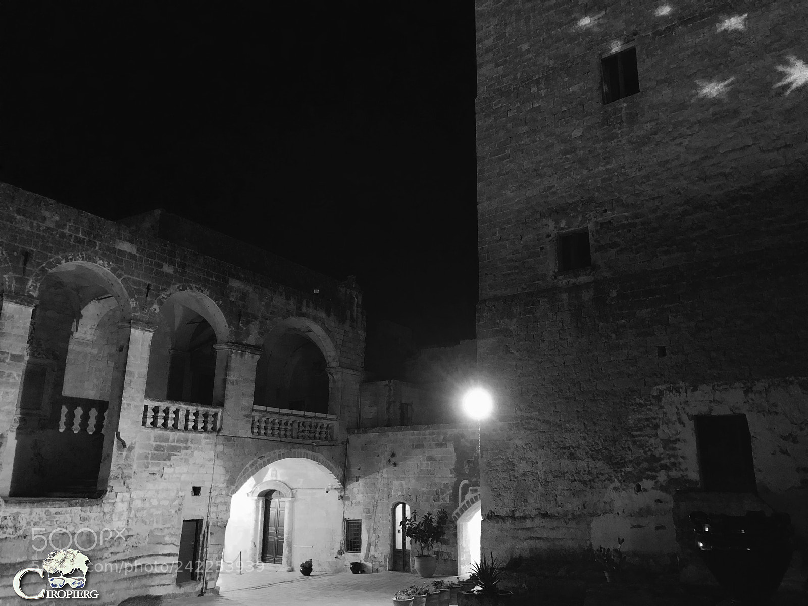 Apple iPhone X sample photo. Castello episcopio - mostra photography