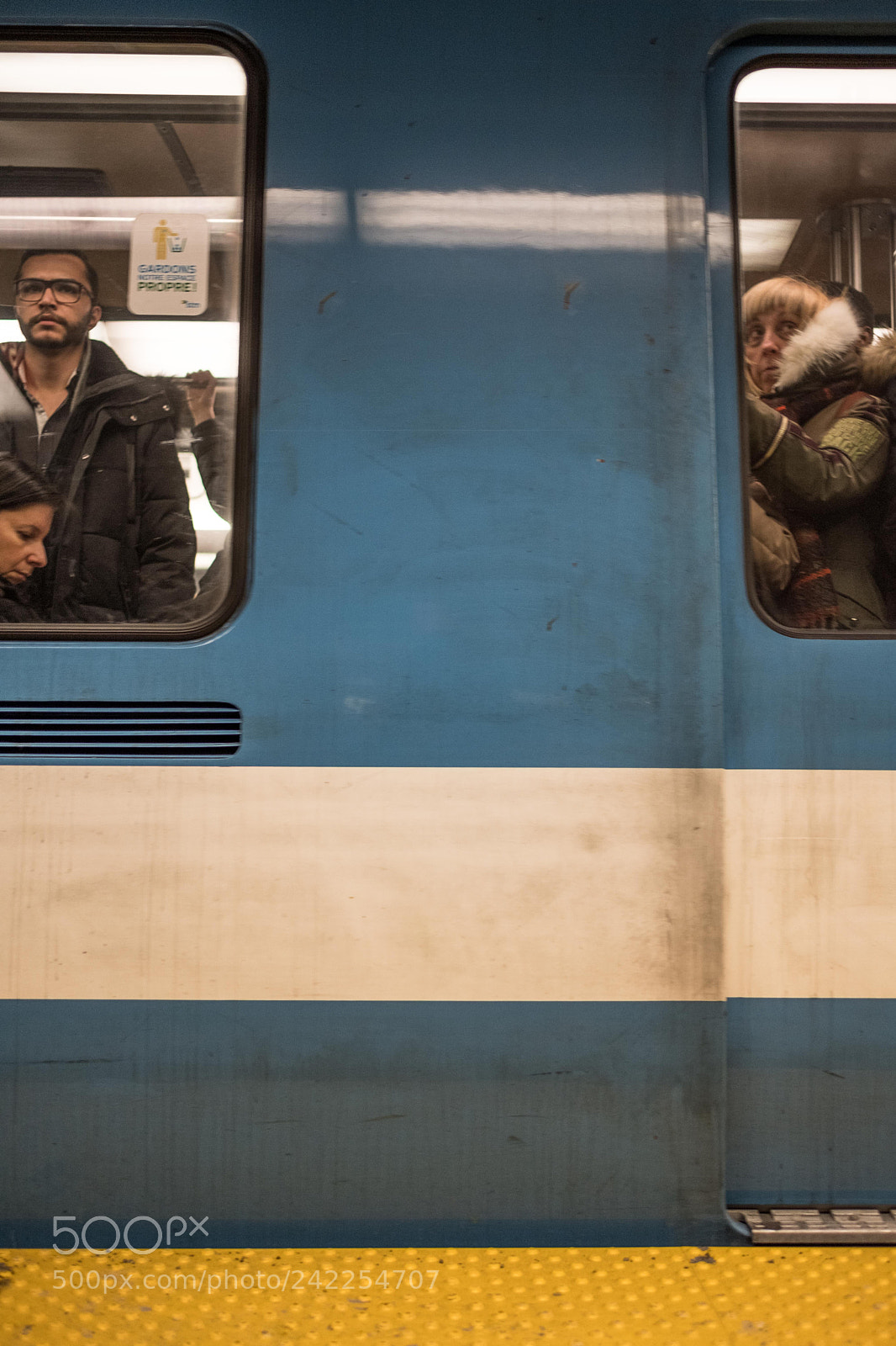 Fujifilm X-T2 sample photo. Metro stalker photography
