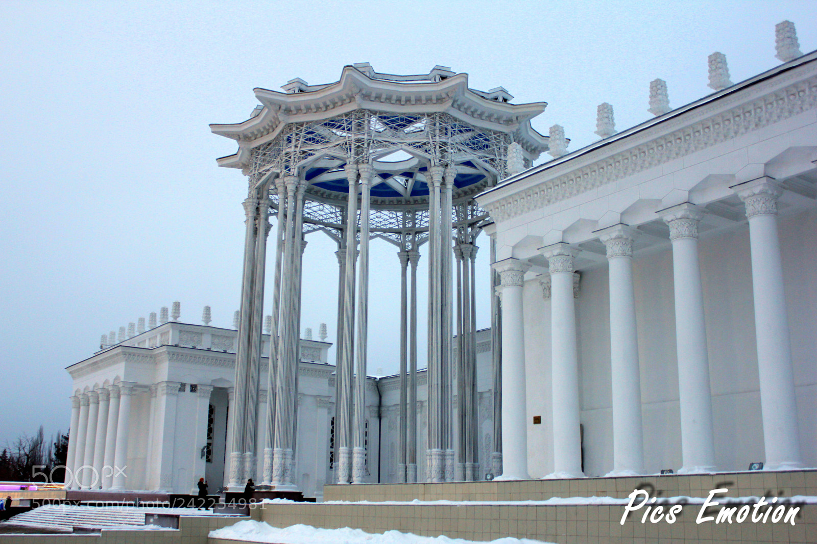 Canon EOS 550D (EOS Rebel T2i / EOS Kiss X4) sample photo. Moscow in winter photography