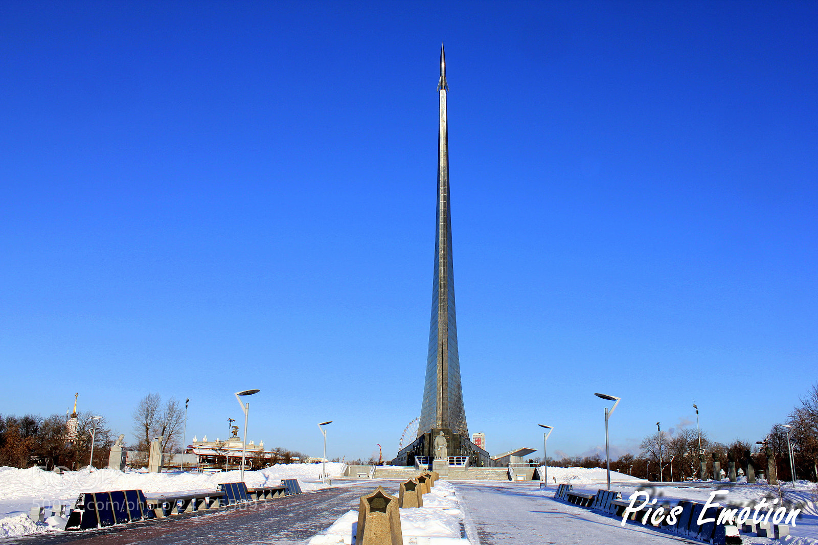 Canon EOS 550D (EOS Rebel T2i / EOS Kiss X4) sample photo. Moscow in winter photography