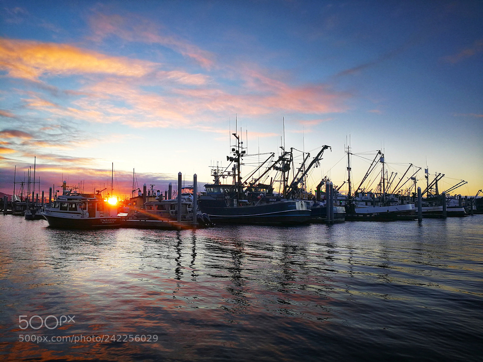 HUAWEI Mate 9 sample photo. Harbor master sunrise photography