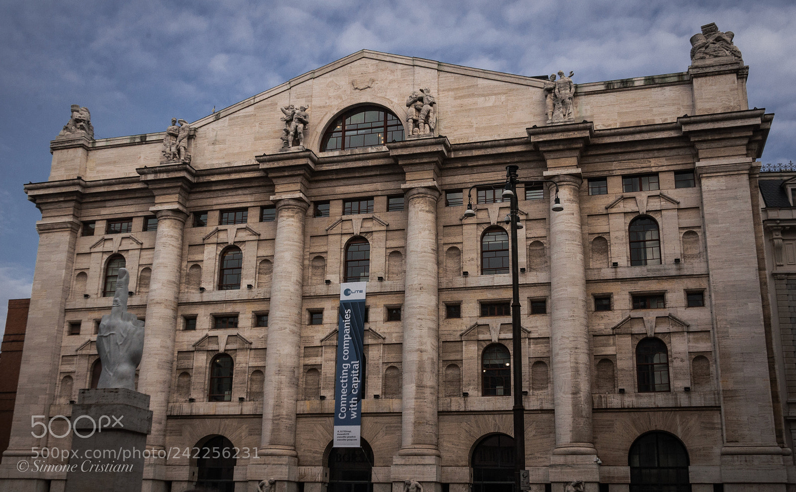 Nikon D90 sample photo. Piazza affari milano photography