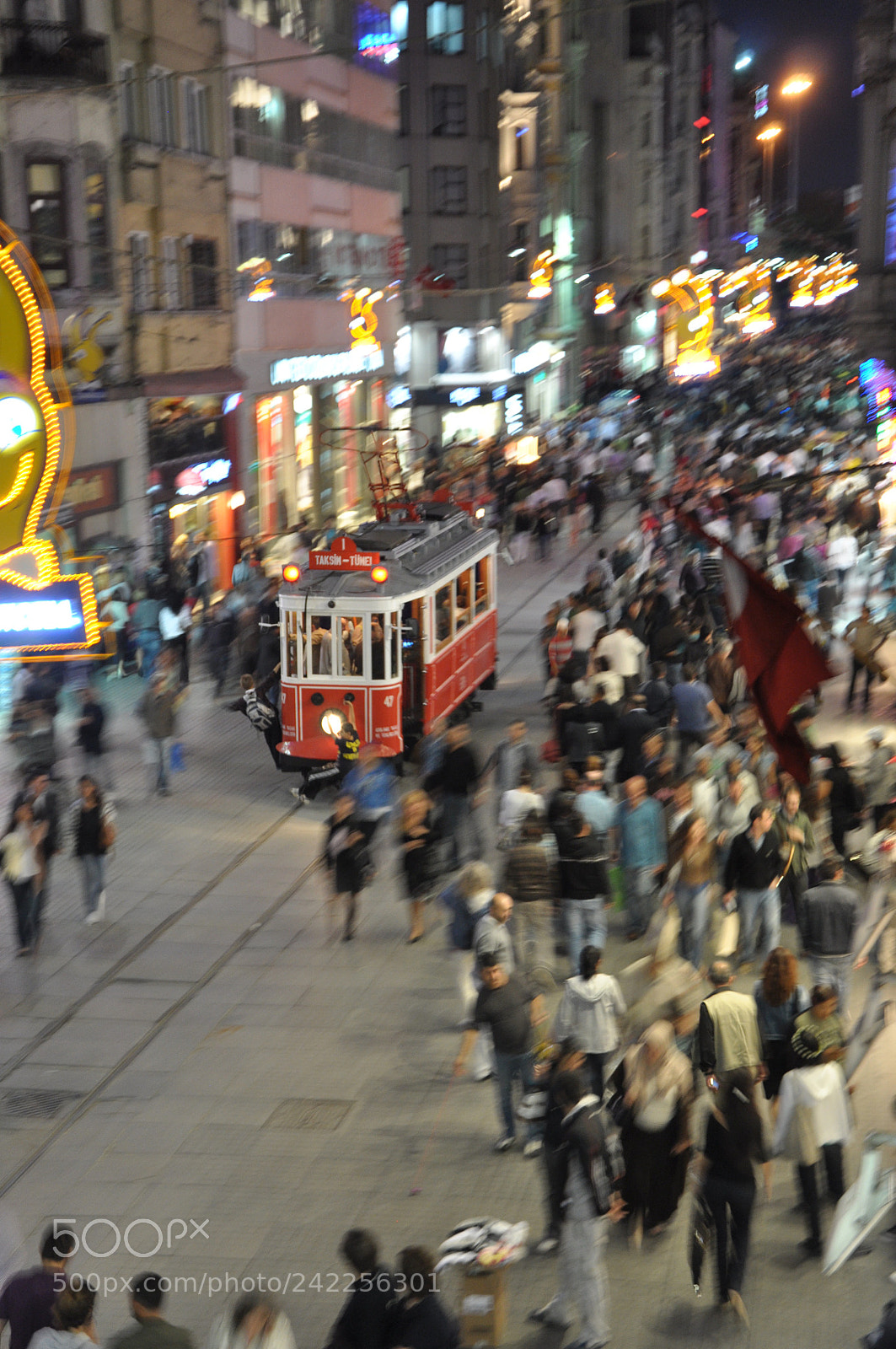 Nikon D90 sample photo. Moving in the crowd photography