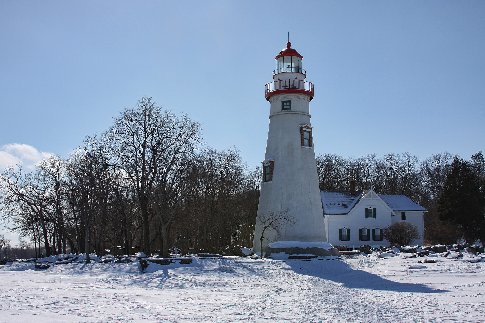 Canon EF 28-135mm F3.5-5.6 IS USM sample photo. Marblehead lighthouse photography