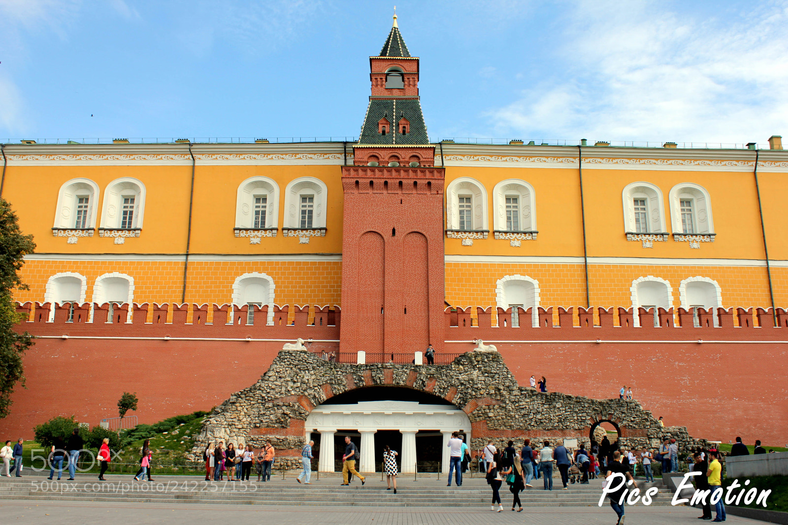 Canon EOS 550D (EOS Rebel T2i / EOS Kiss X4) sample photo. Moscow in september photography