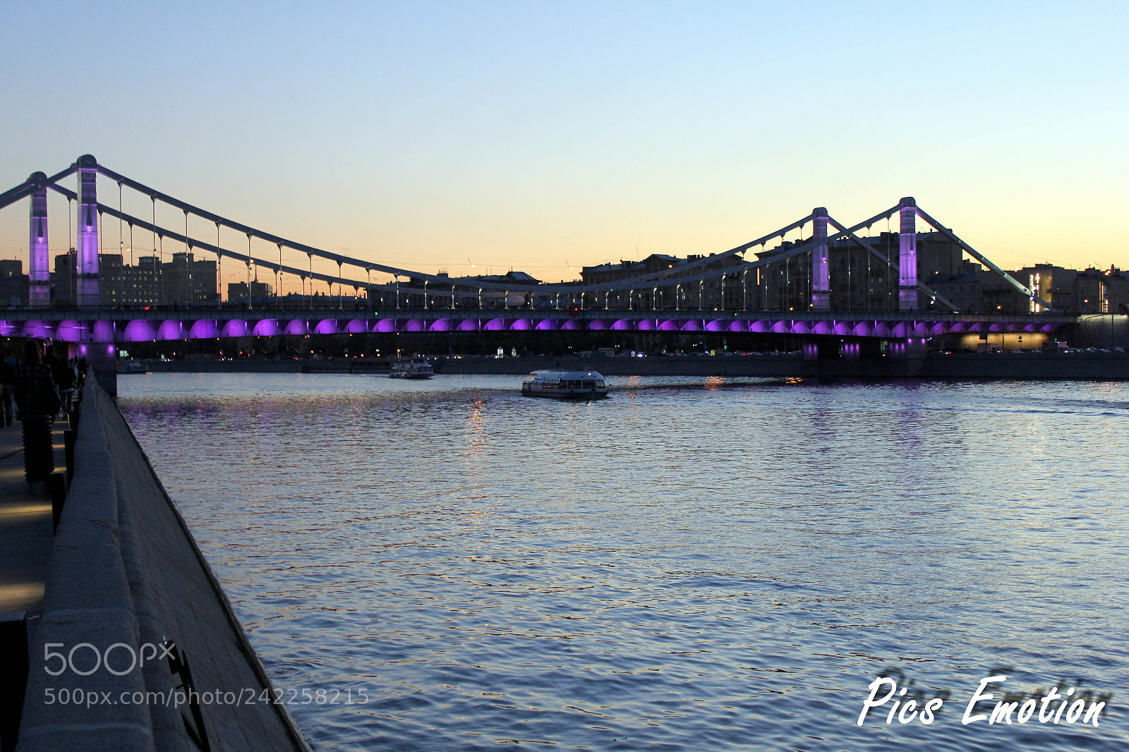 Canon EOS 550D (EOS Rebel T2i / EOS Kiss X4) sample photo. Moscow in september photography