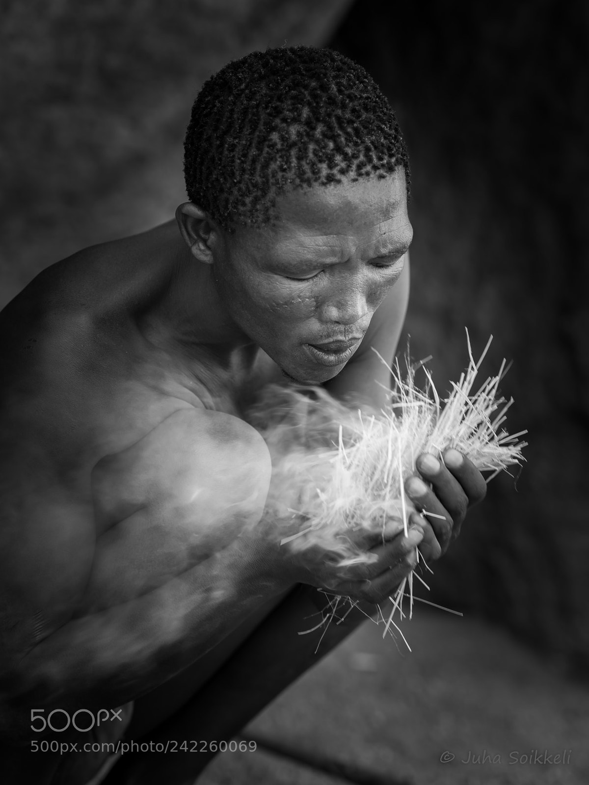 Nikon D810 sample photo. Bushmen and fire. photography