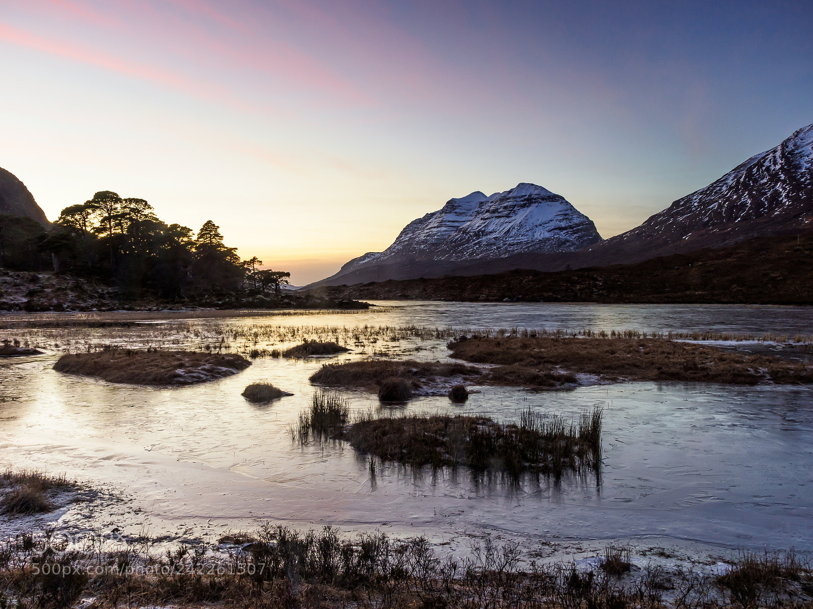 Olympus OM-D E-M1 Mark II sample photo. Last light at liathach photography