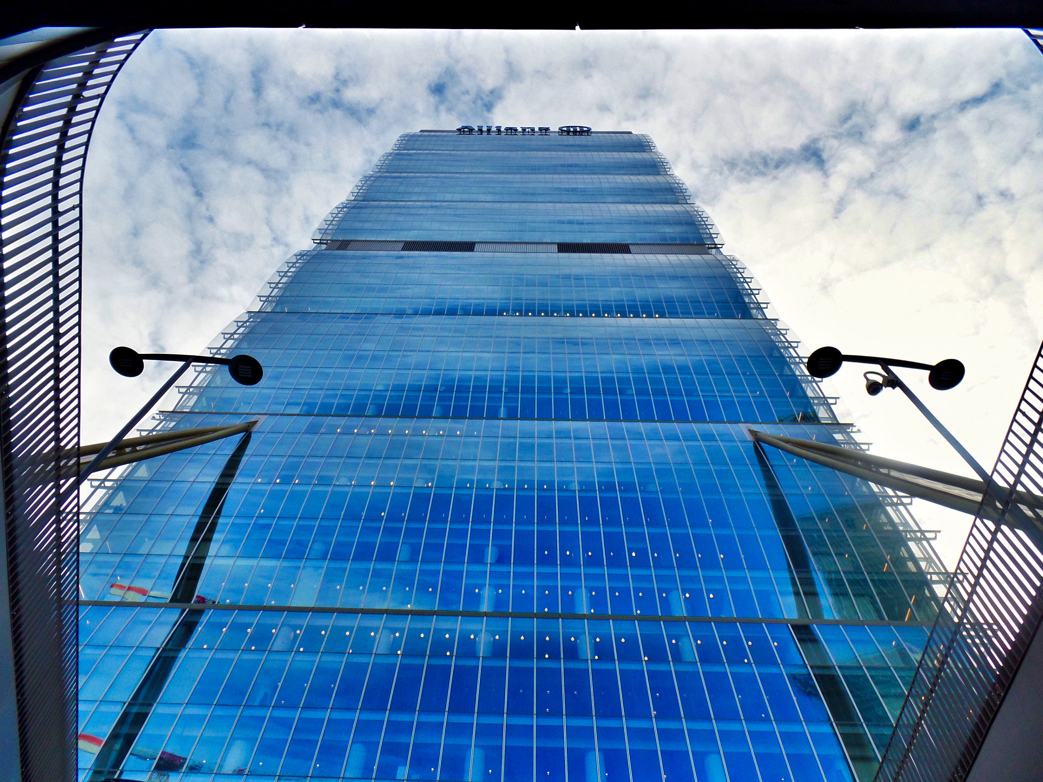 Samsung WB350F/WB351F/WB352F sample photo. City life milan photography