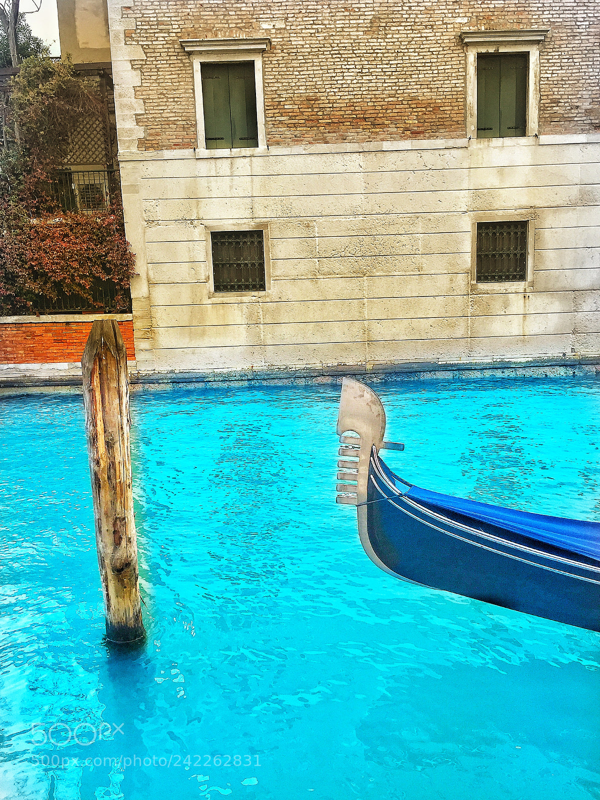 Apple iPhone 6 sample photo. Symbol of venice photography