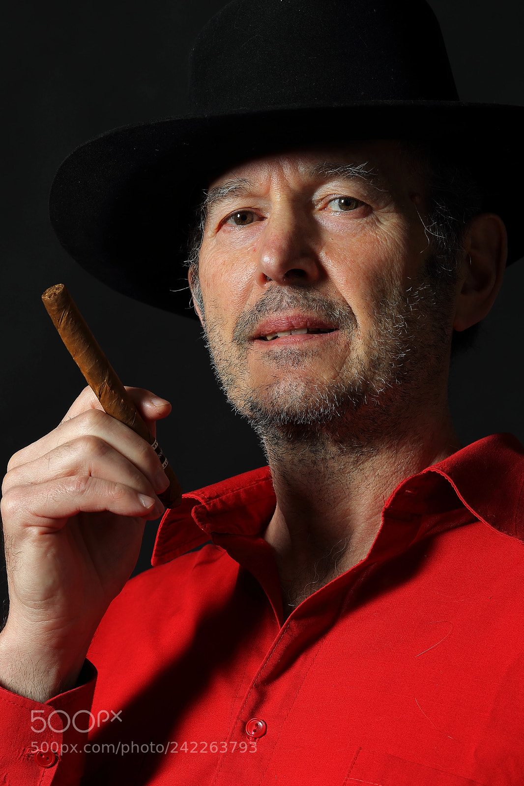 Canon EOS-1D Mark IV sample photo. Me and the cigar photography