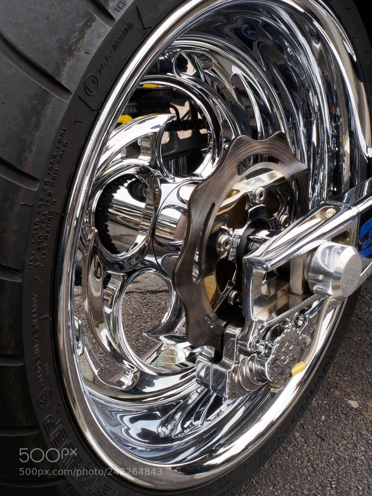 Olympus OM-D E-M10 sample photo. Chrome all the way photography