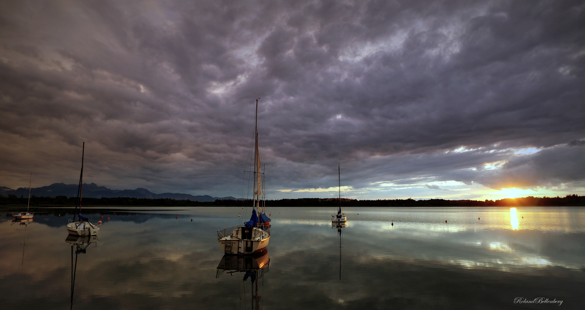 ZEISS Touit 12mm F2.8 sample photo. Msystic lake photography