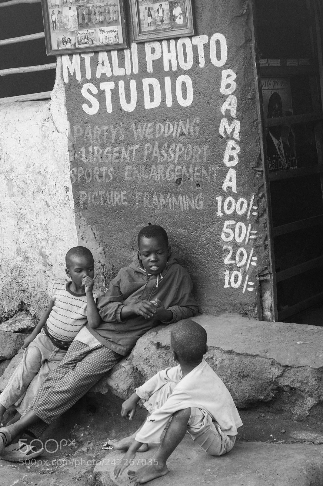 Sony Alpha DSLR-A700 sample photo. Boys outside photo studio photography