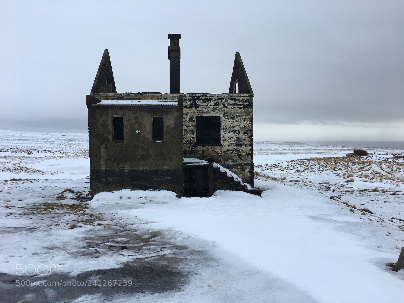 Apple iPhone 6s sample photo. Abandoned house photography