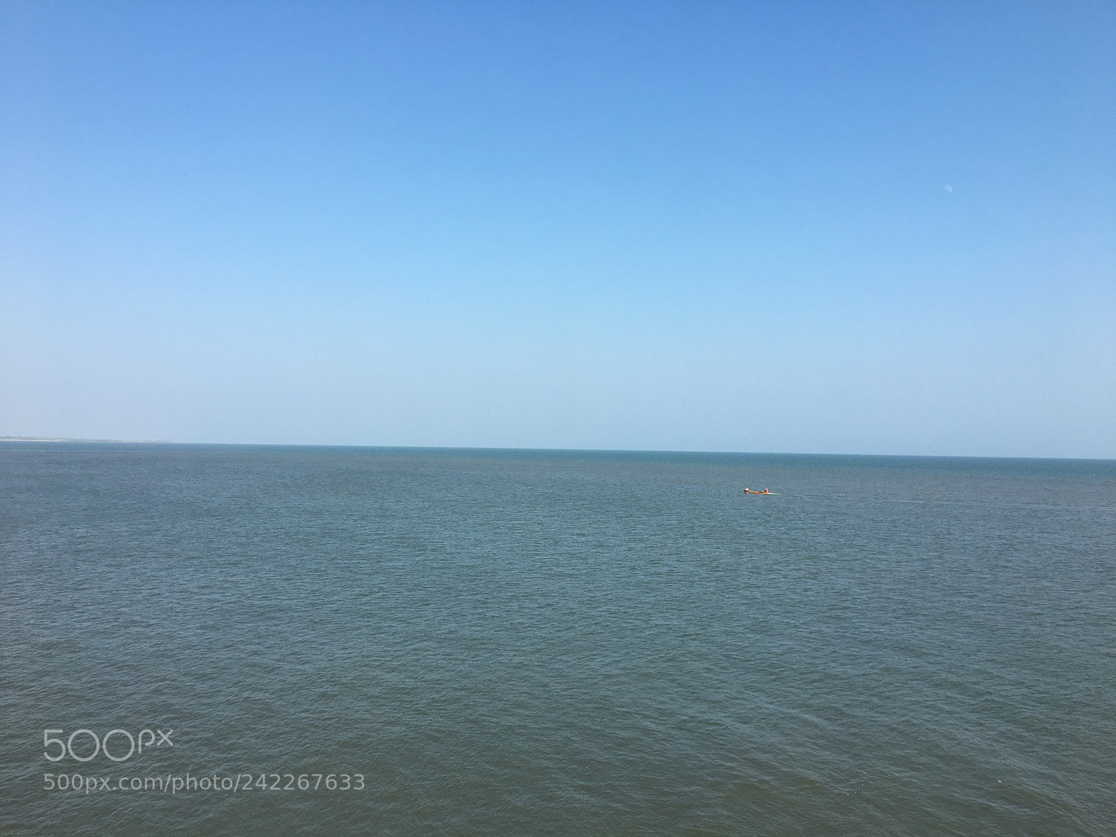 Apple iPhone 6s sample photo. Tiny boat photography