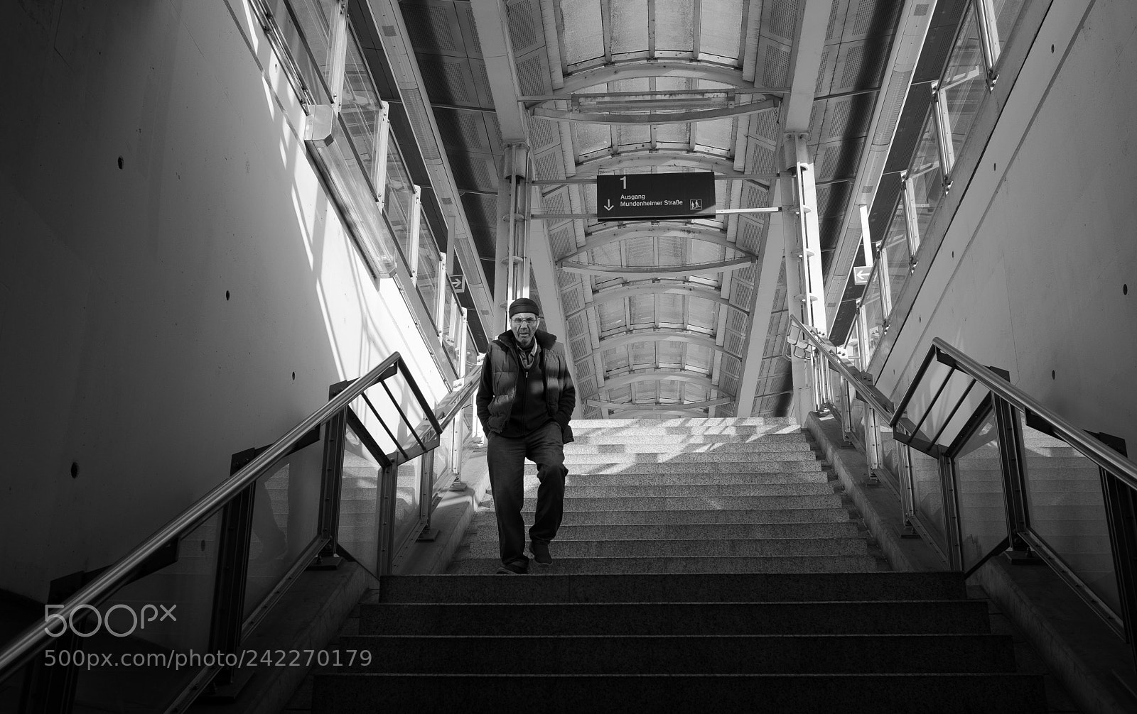 Fujifilm X100F sample photo. Commute photography
