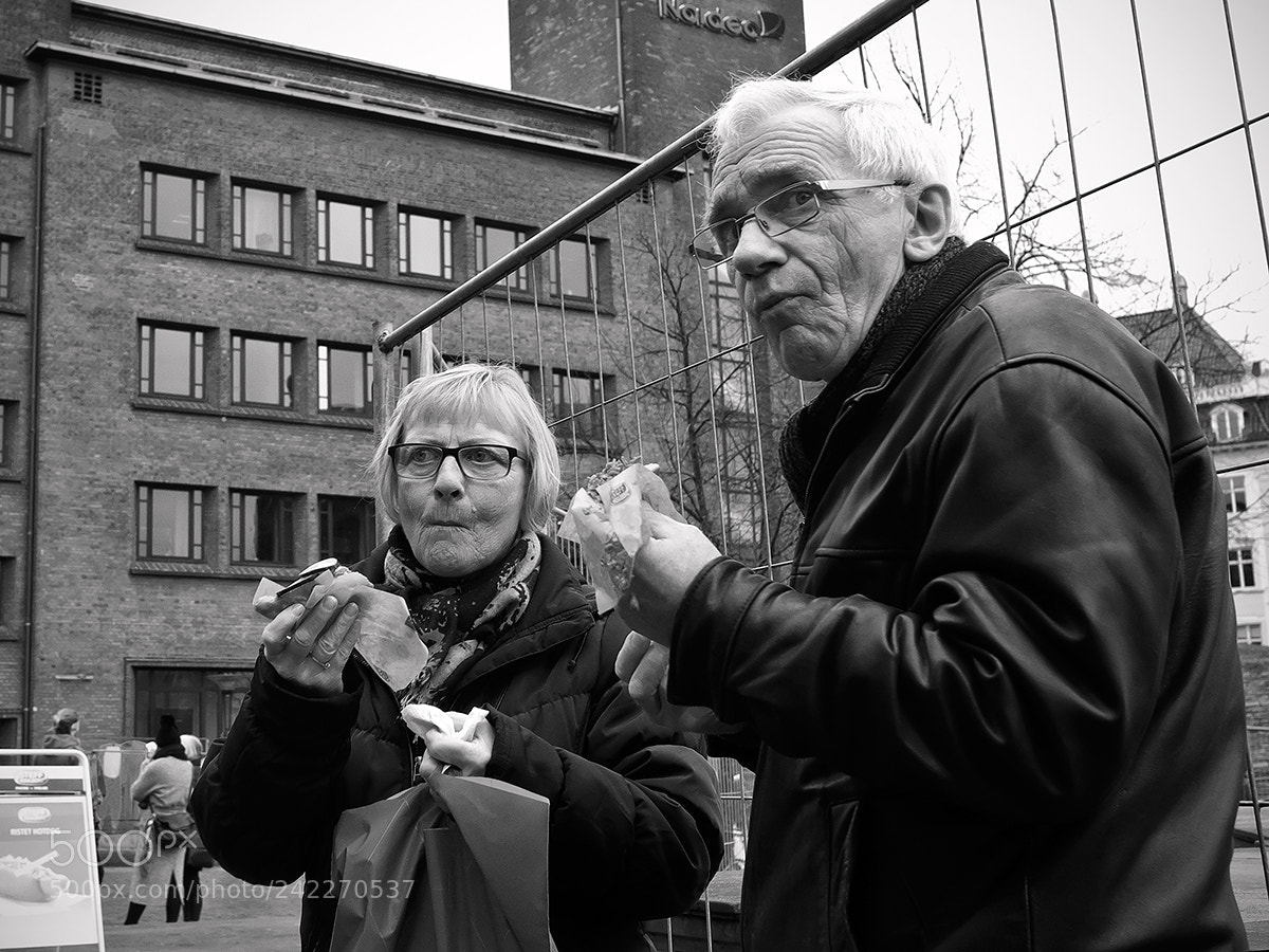 Fujifilm X-Pro2 sample photo. Lunching out photography