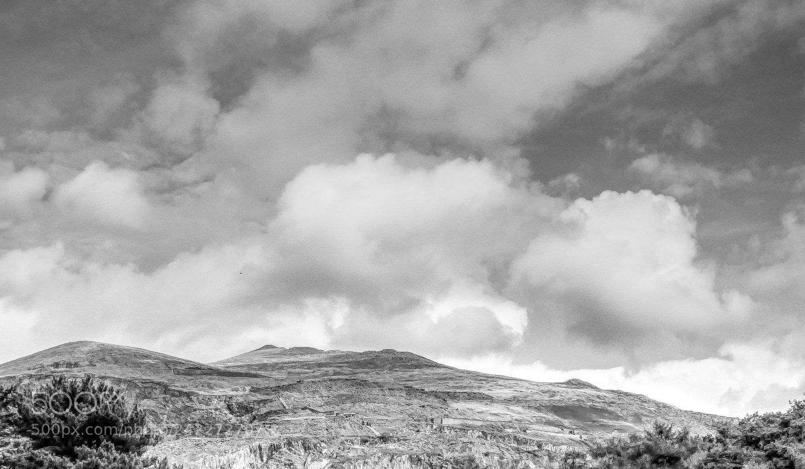 Panasonic Lumix DMC-G85 (Lumix DMC-G80) sample photo. Snowdonia mountain bnw photography