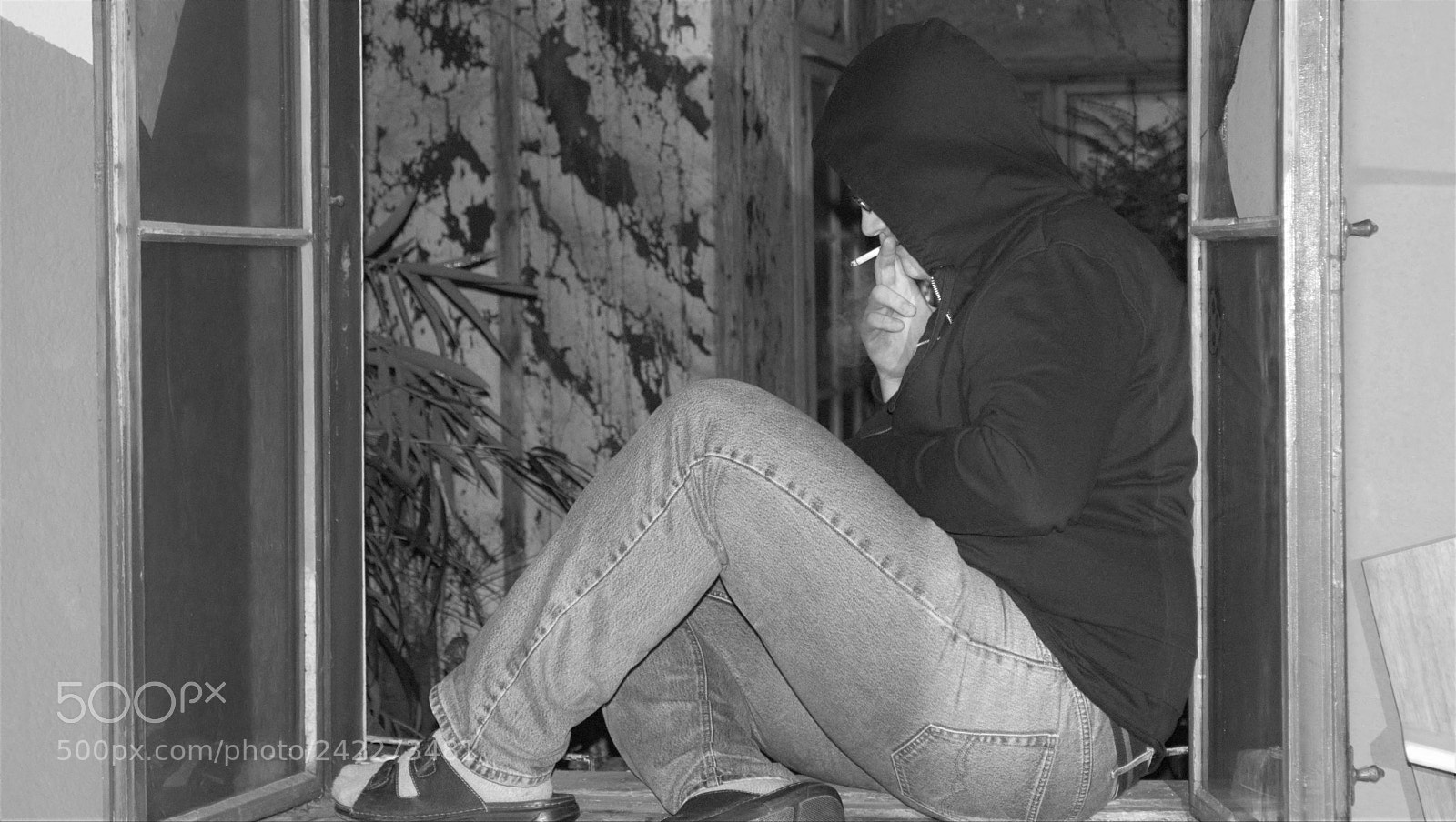 Nikon D3200 sample photo. Lonely smoker photography