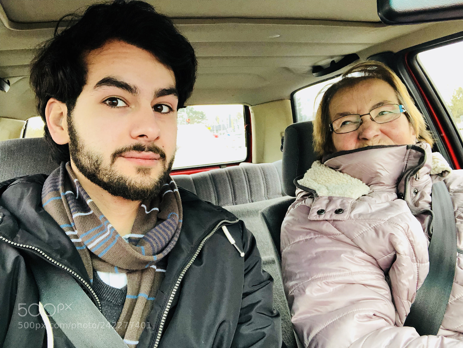 Apple iPhone X sample photo. #oma #ist #kalt ? photography