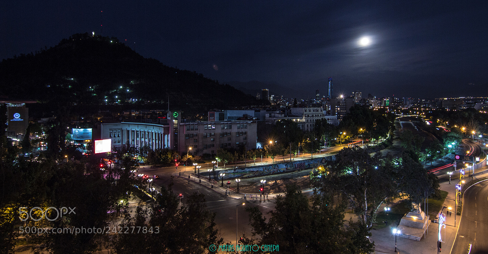 Canon EOS 700D (EOS Rebel T5i / EOS Kiss X7i) sample photo. Plaza italia photography