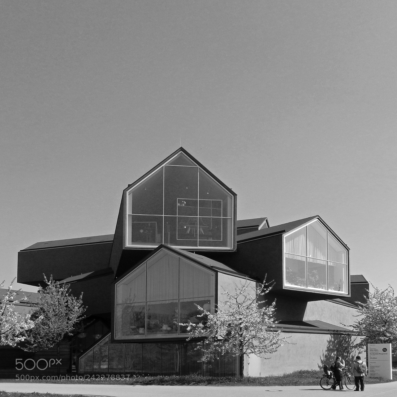 Nikon Coolpix P500 sample photo. Architecture photography