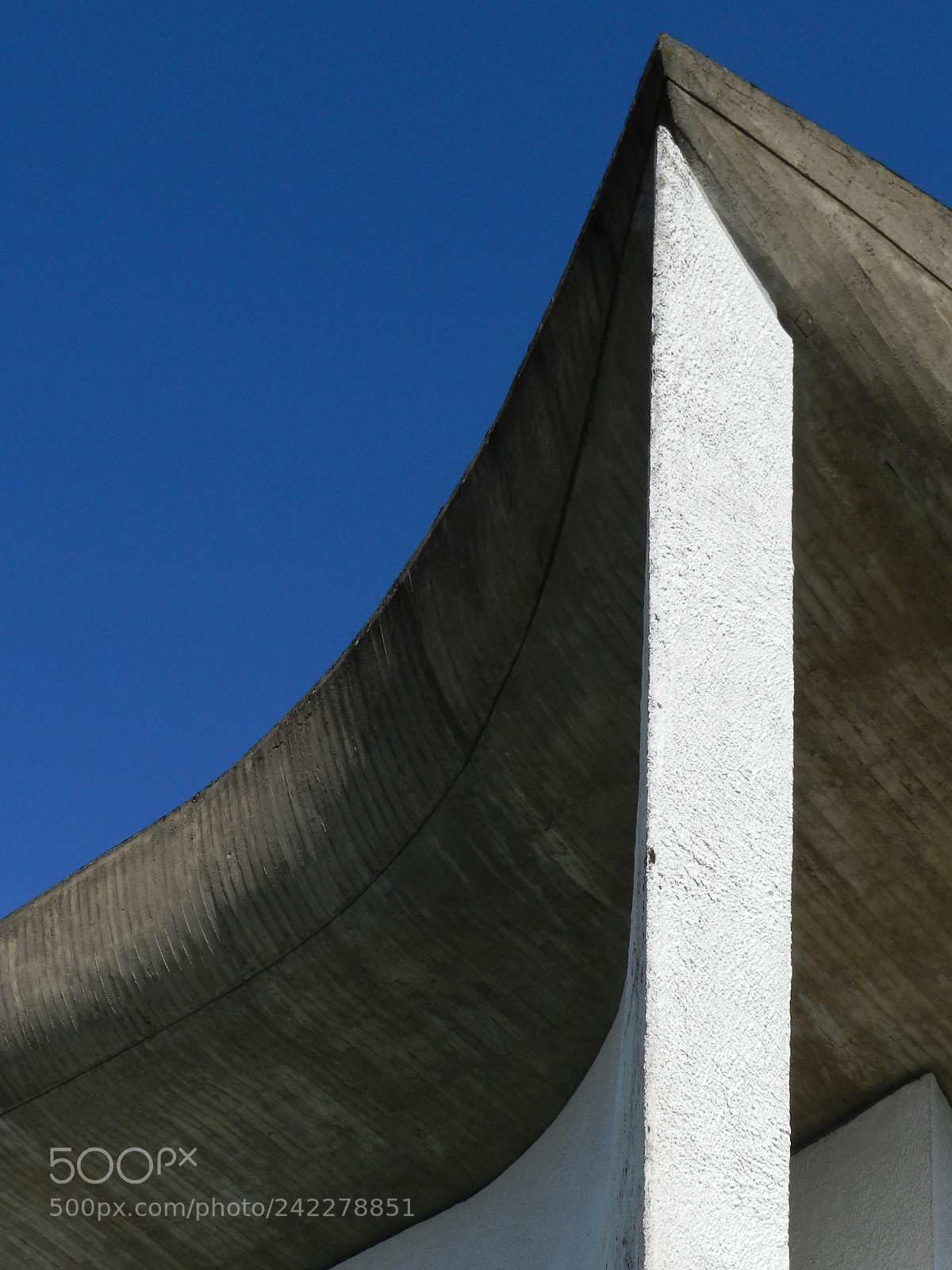 Nikon Coolpix P500 sample photo. Architecture photography
