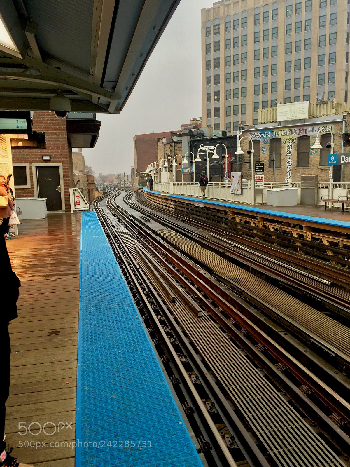 Apple iPhone 6 sample photo. Damen station photography