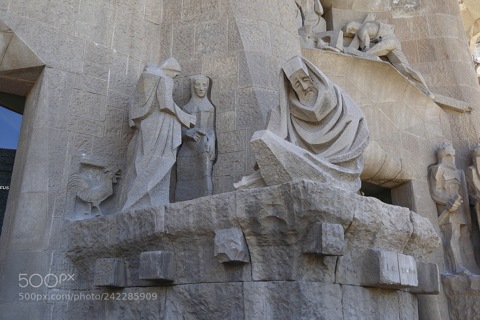 Canon EOS 6D + Canon EF 24-105mm F4L IS USM sample photo. St peter, sagrada familia photography