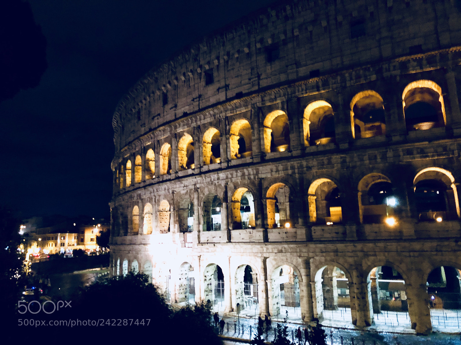 Apple iPhone 8 Plus sample photo. Colosseum at night photography