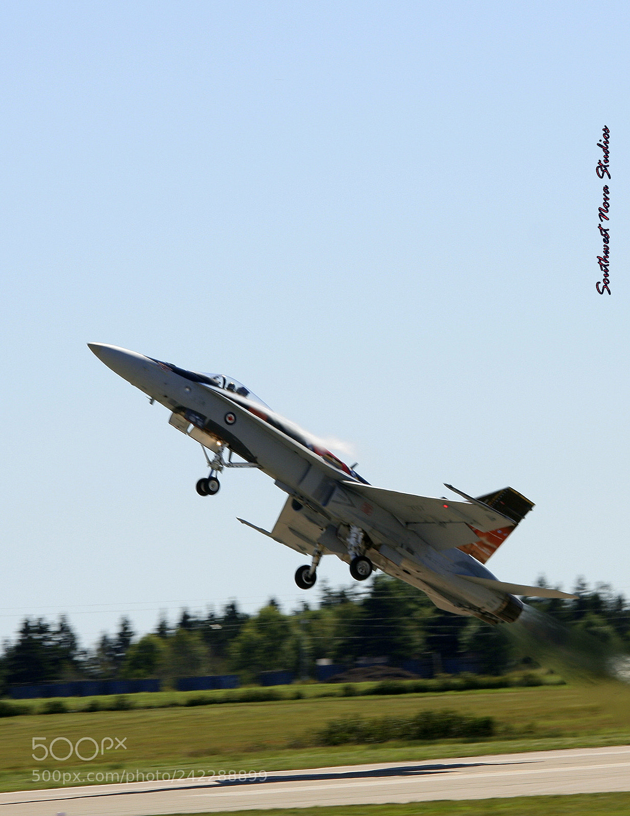 Canon EOS 350D (EOS Digital Rebel XT / EOS Kiss Digital N) sample photo. Yarmouth internation air show photography