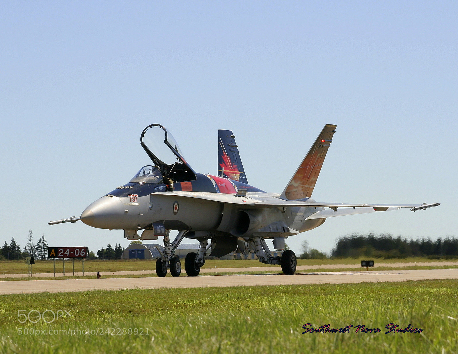 Canon EOS 350D (EOS Digital Rebel XT / EOS Kiss Digital N) sample photo. Yarmouth internation air show photography