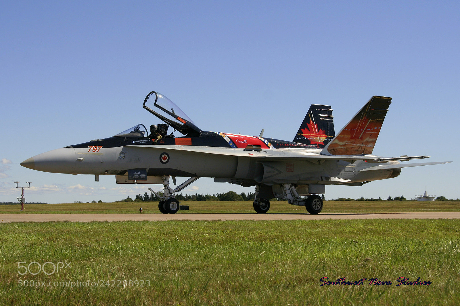 Canon EOS 350D (EOS Digital Rebel XT / EOS Kiss Digital N) sample photo. Yarmouth internation air show photography