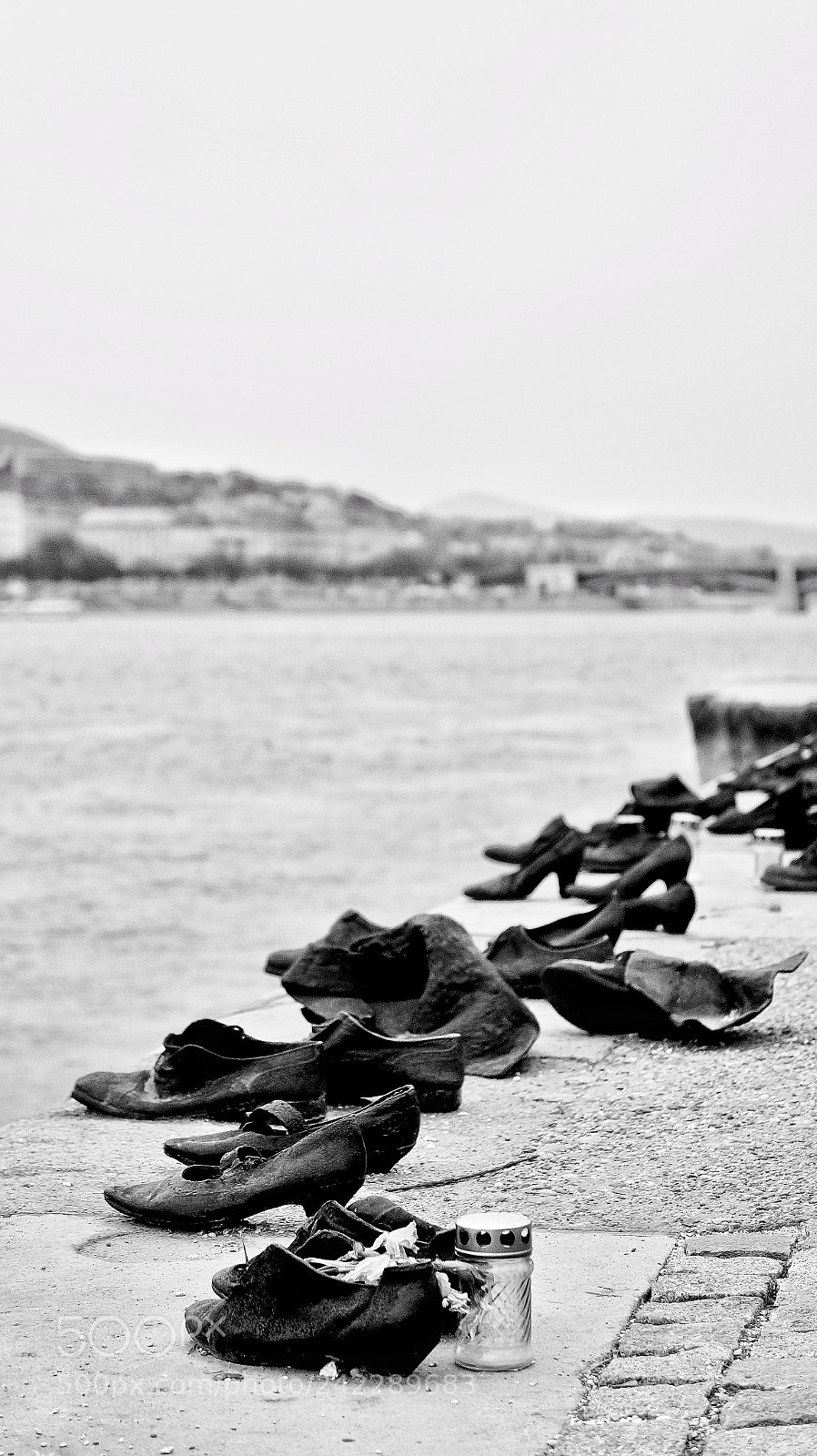 Sony Alpha a3000 sample photo. Shoes on the danube photography