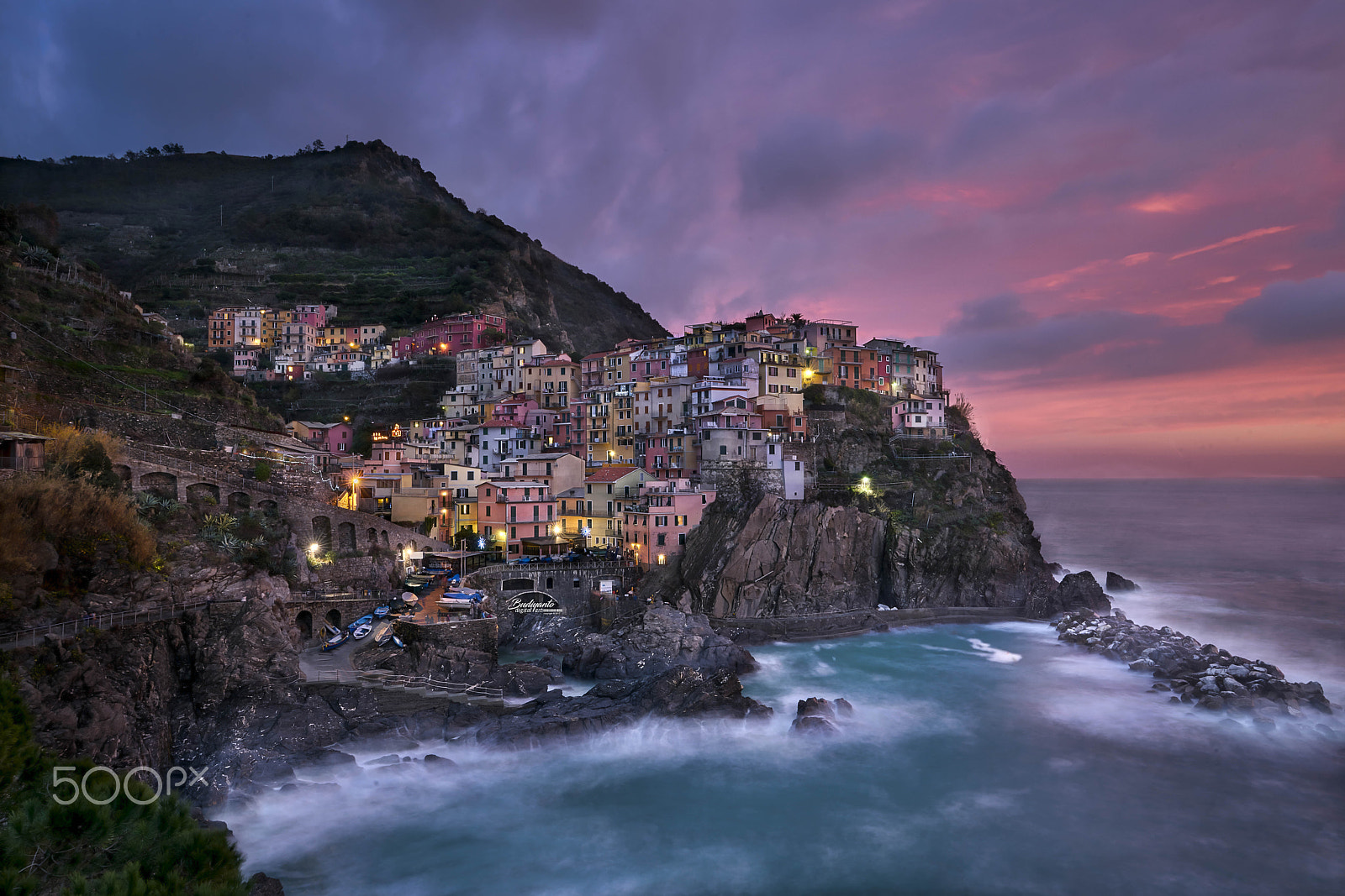 Sony FE 16-35mm F2.8 GM sample photo. Sunset at manarola photography