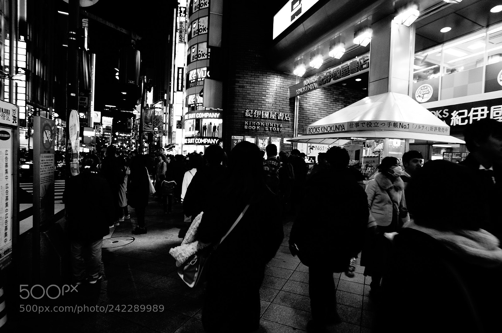 Sony Alpha NEX-5T sample photo. Shinjuku streets photography