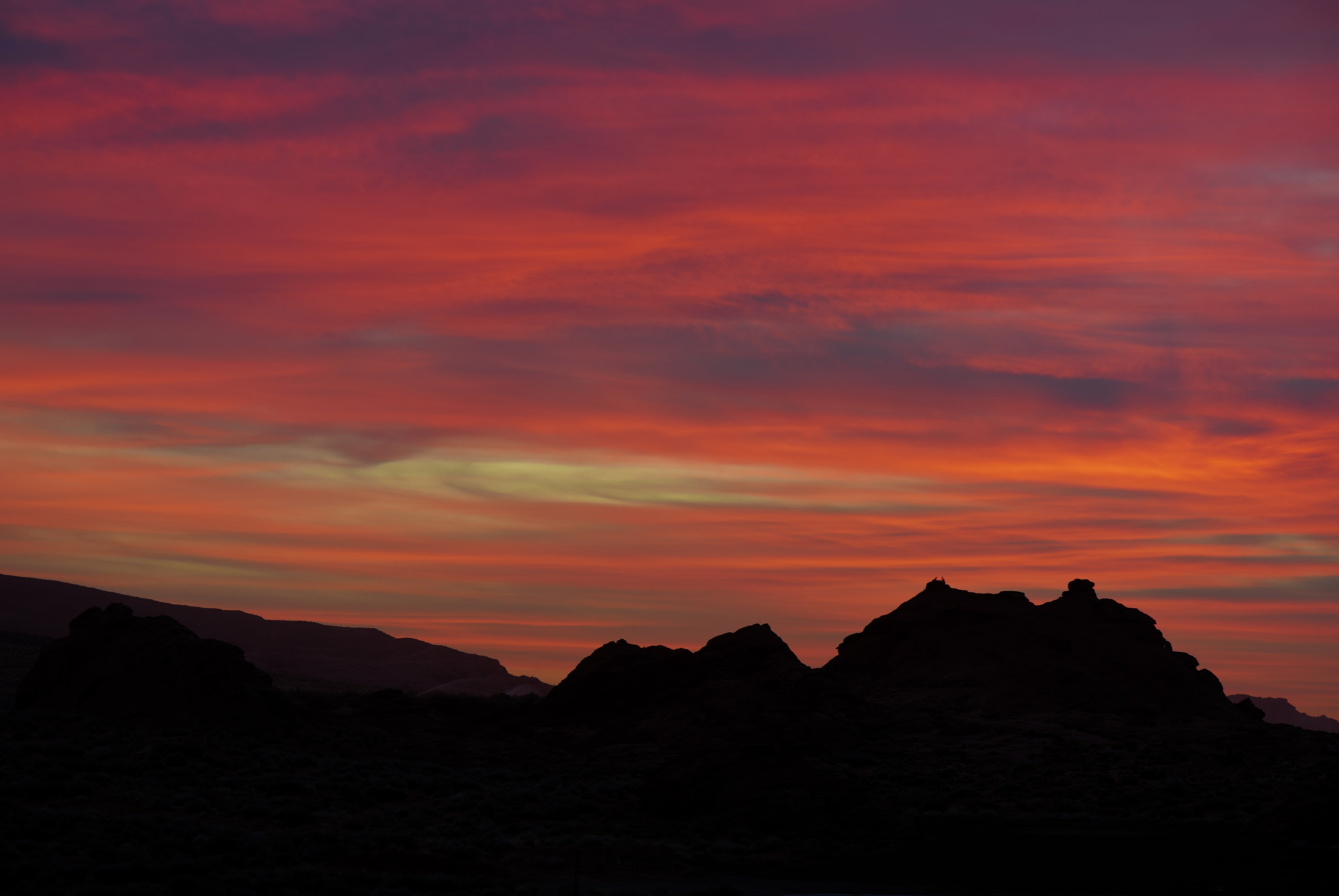 Nikon AF-S Micro-Nikkor 105mm F2.8G IF-ED VR sample photo. Sand hollow sunset photography