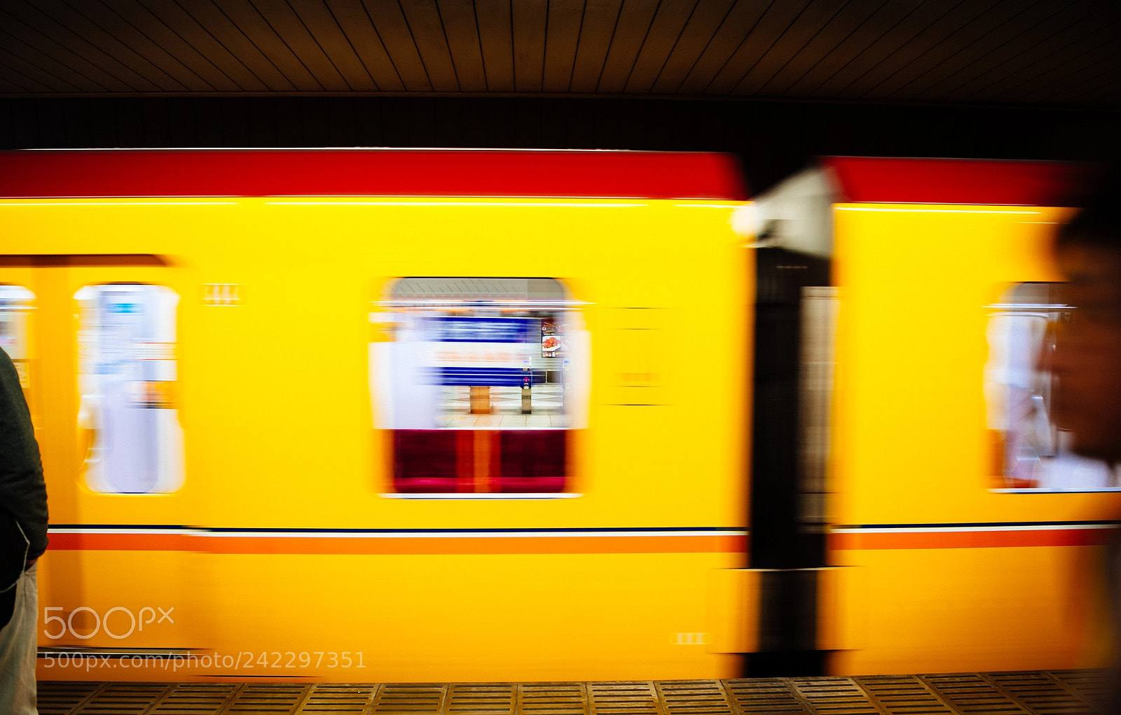 Nikon D700 sample photo. Subway in tokyo photography