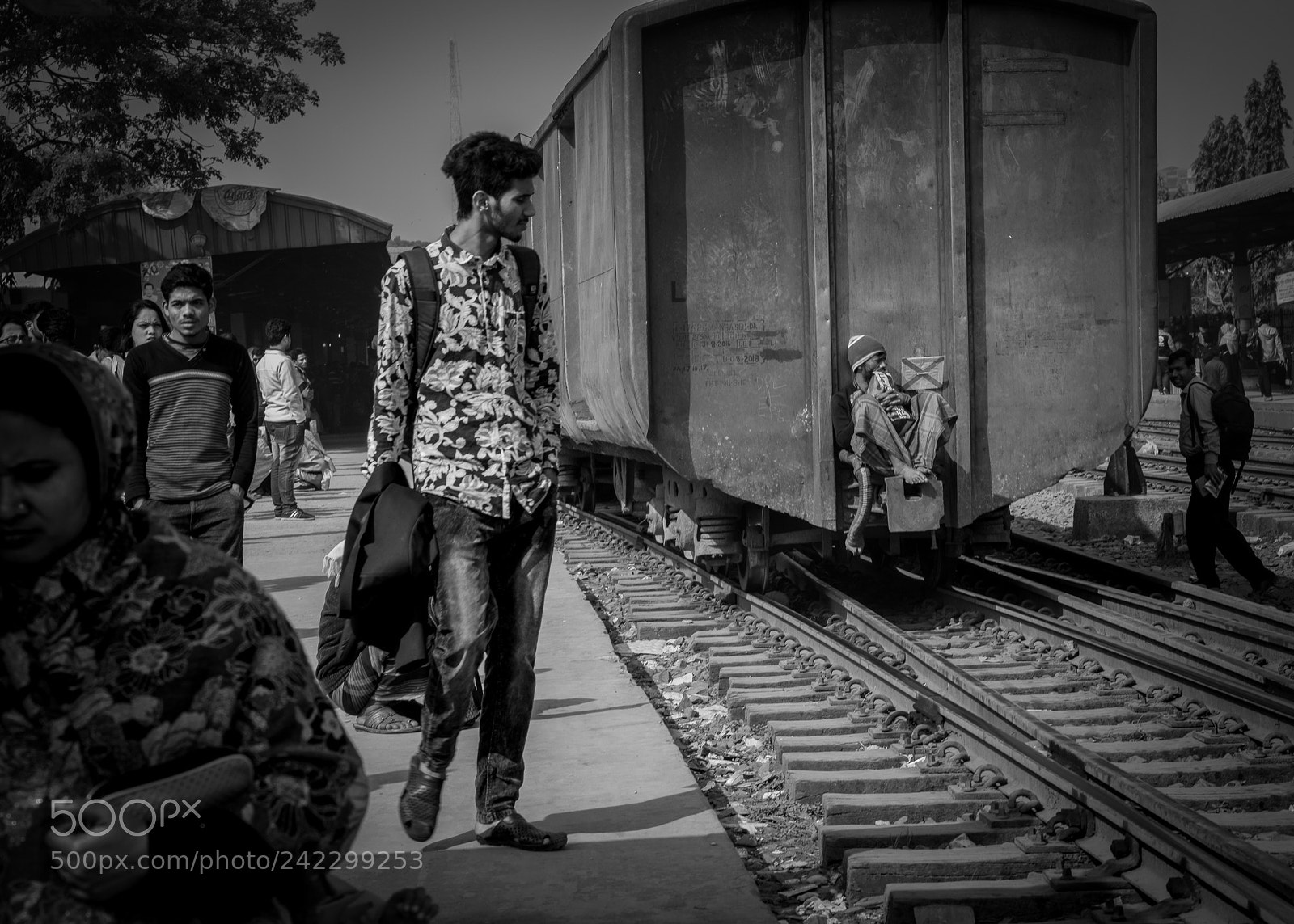 Sony a7R III sample photo. Train in dhaka, bangladesh photography
