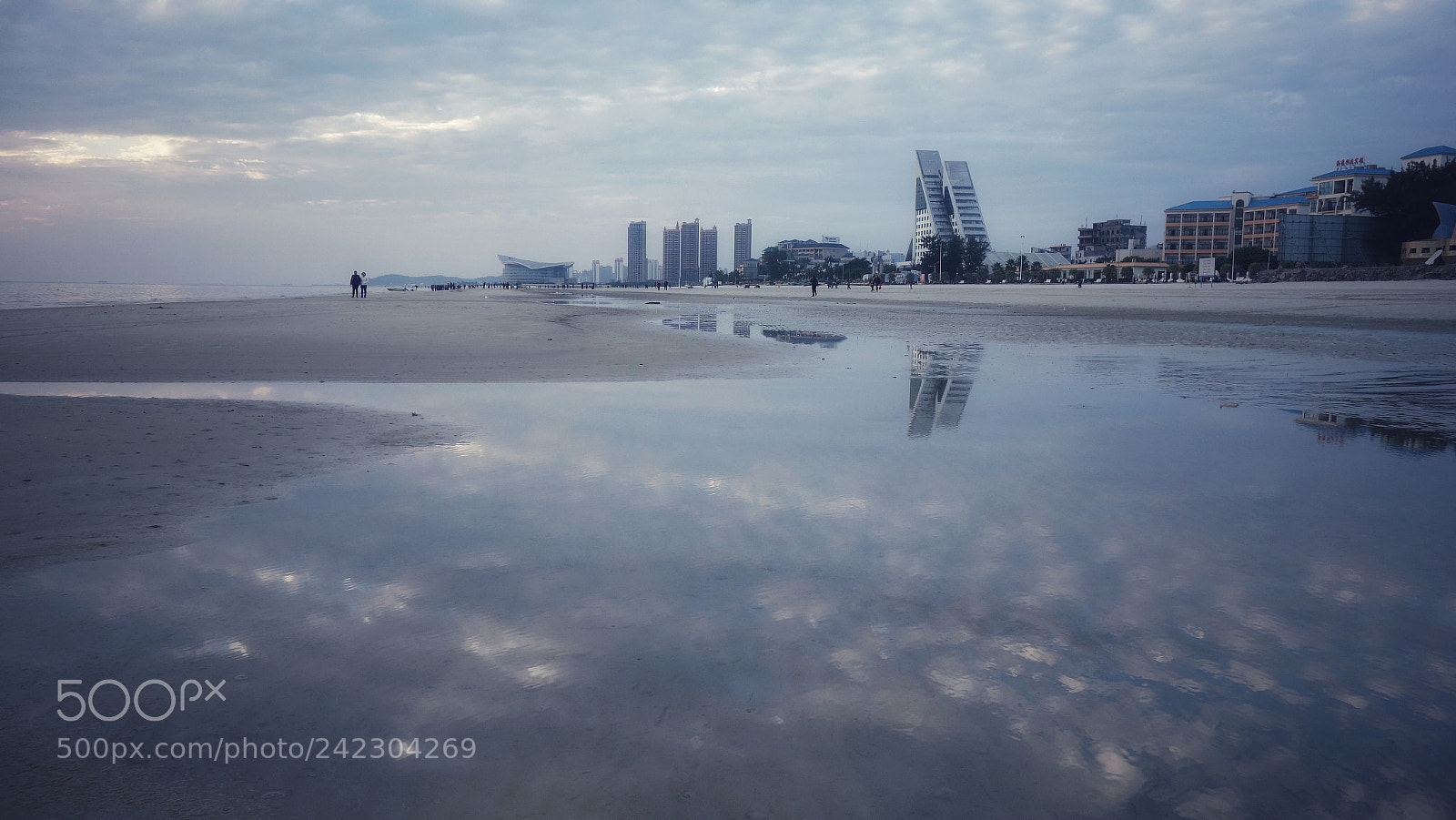 Sony Cyber-shot DSC-RX100 sample photo. Beach building photography