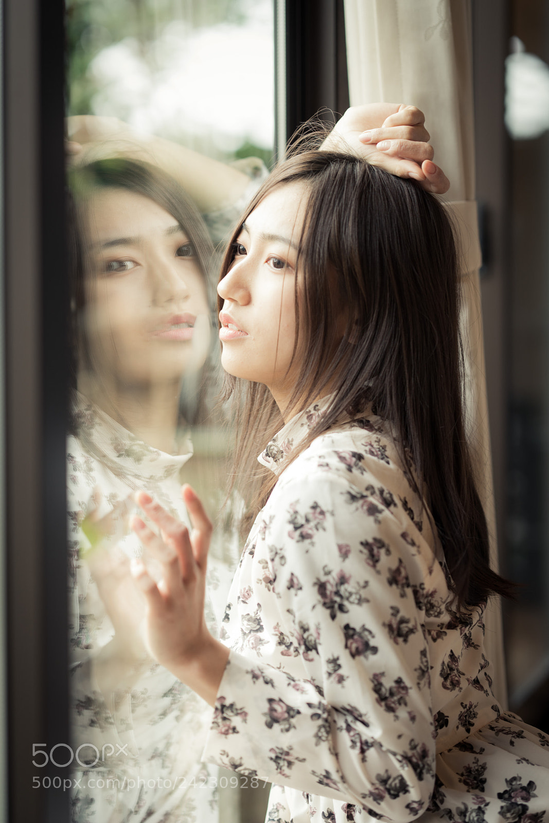 Sony a7R III sample photo. Holding it photography