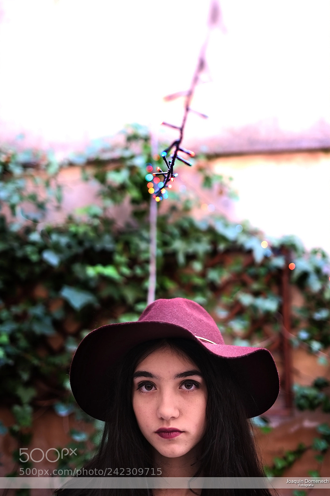 Fujifilm X-Pro1 sample photo. Sister's hat photography