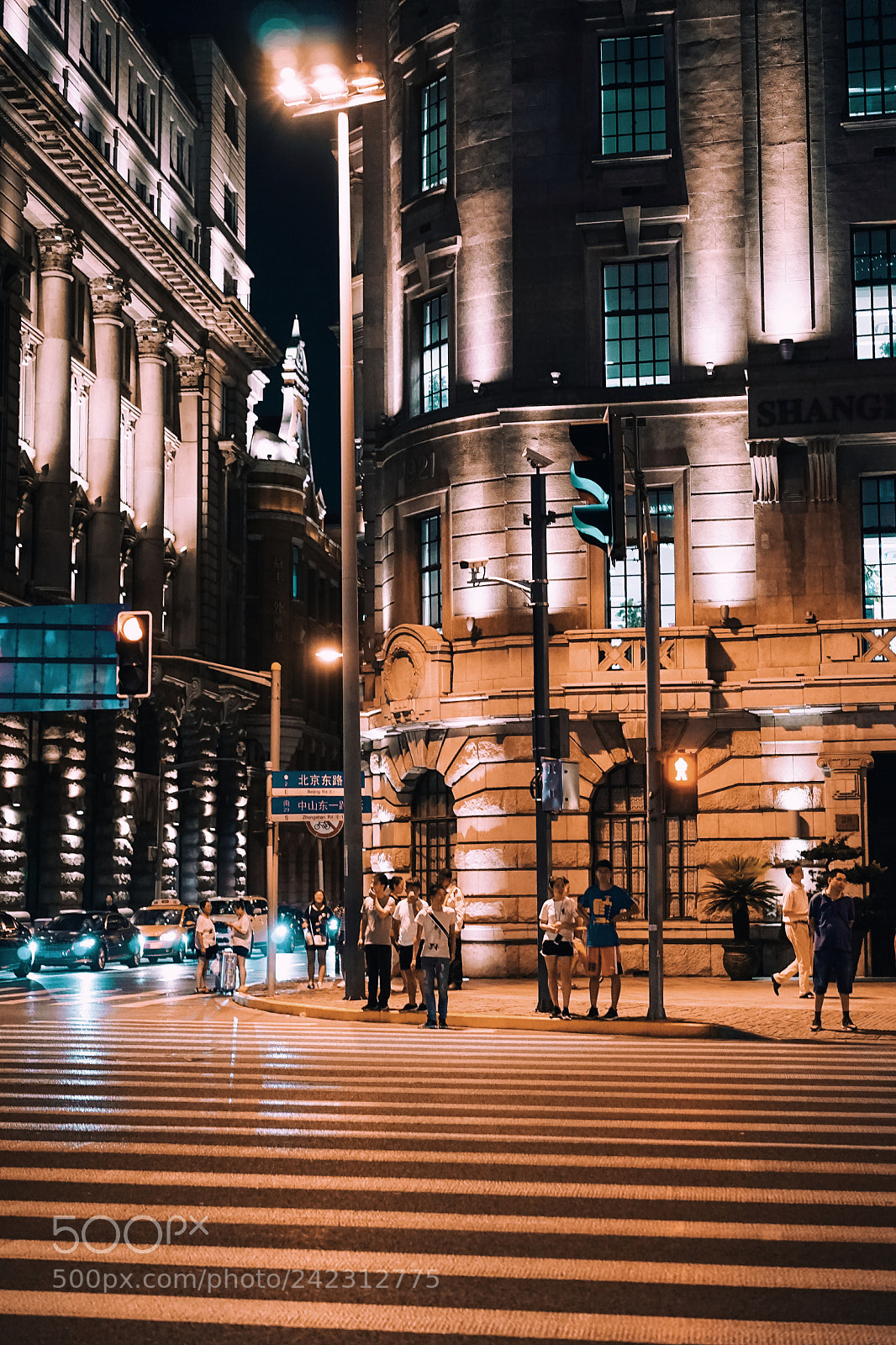 Sony a7 sample photo. Shanghai street (上海的街） photography