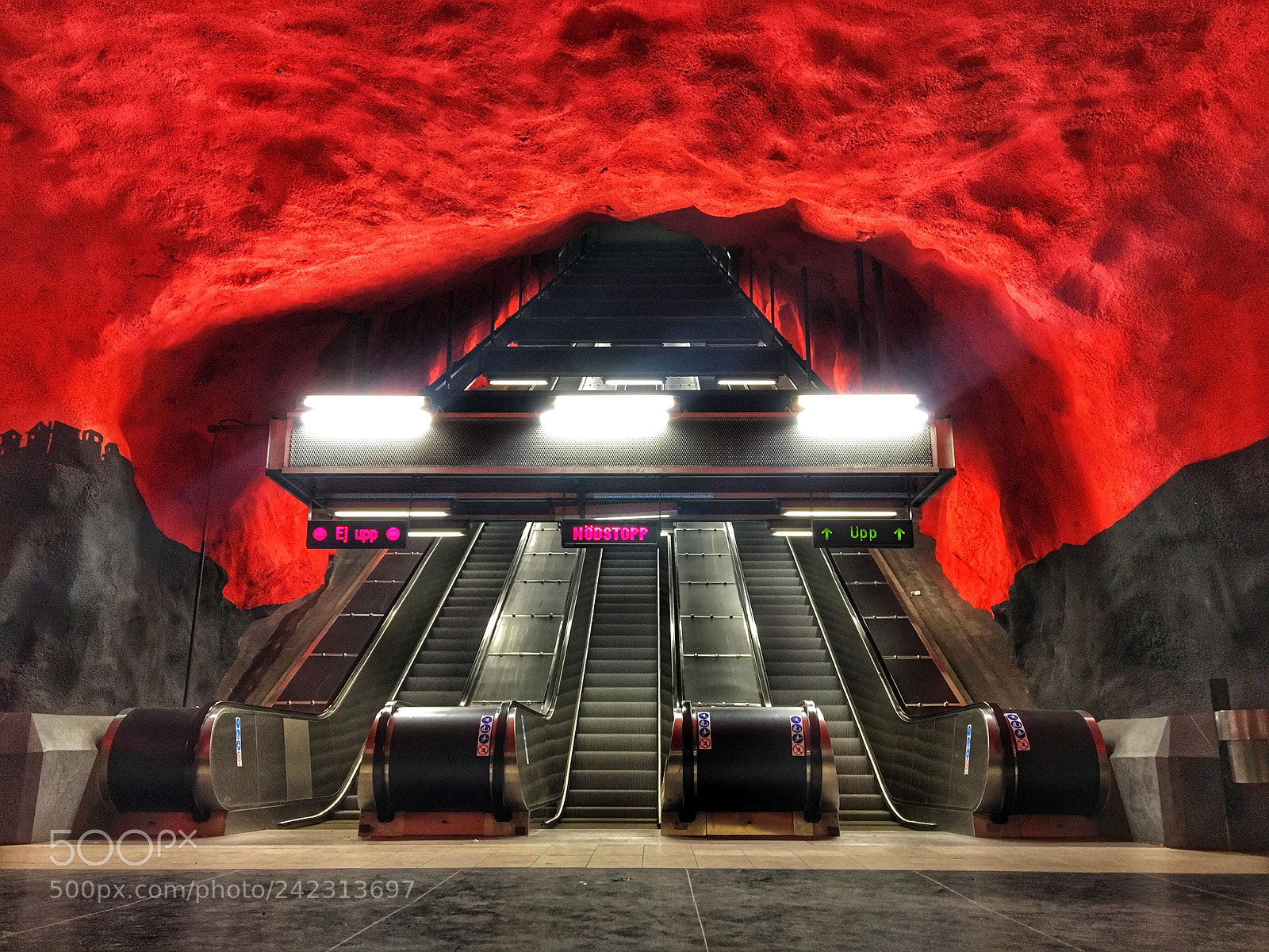 Apple iPhone 6s Plus sample photo. Subway ,stockholm photography